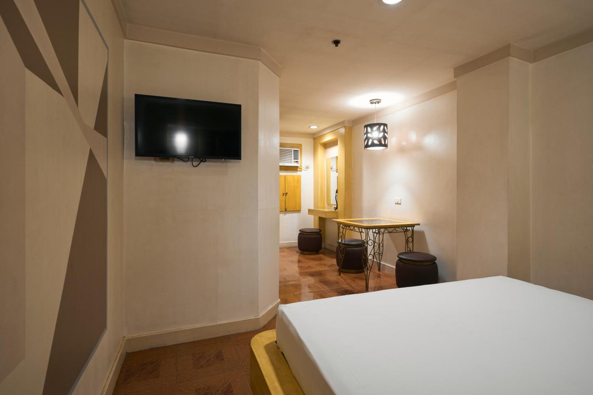 Victoria Court Malabon Hotell Valenzuela Eksteriør bilde