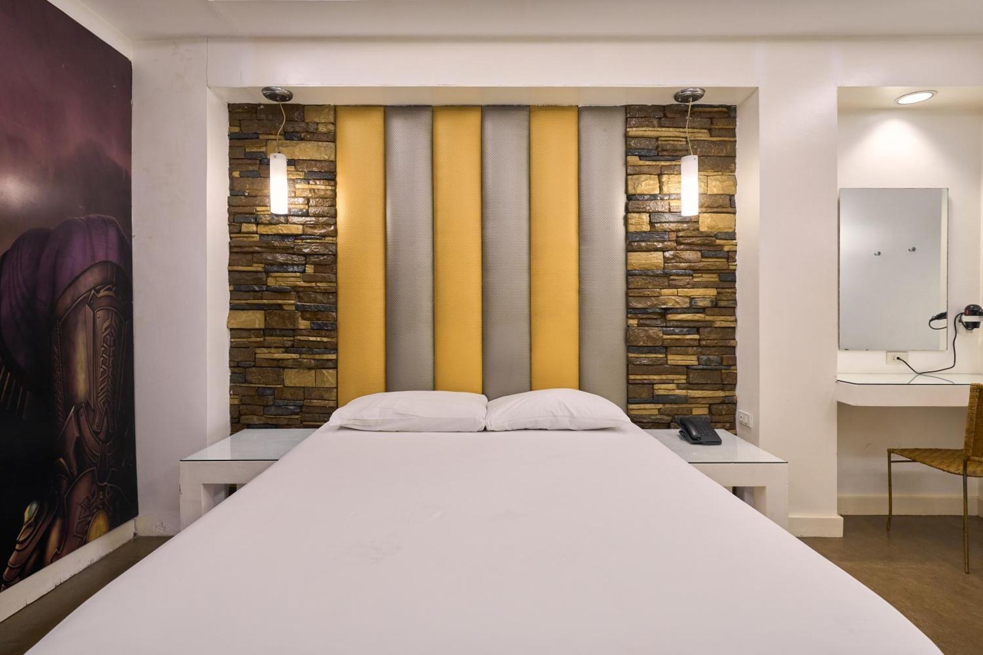 Victoria Court Malabon Hotell Valenzuela Eksteriør bilde